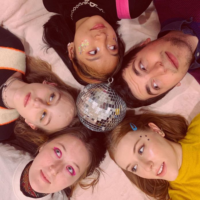 Strawberry Launch, 새로운 싱글 'She' 데뷔