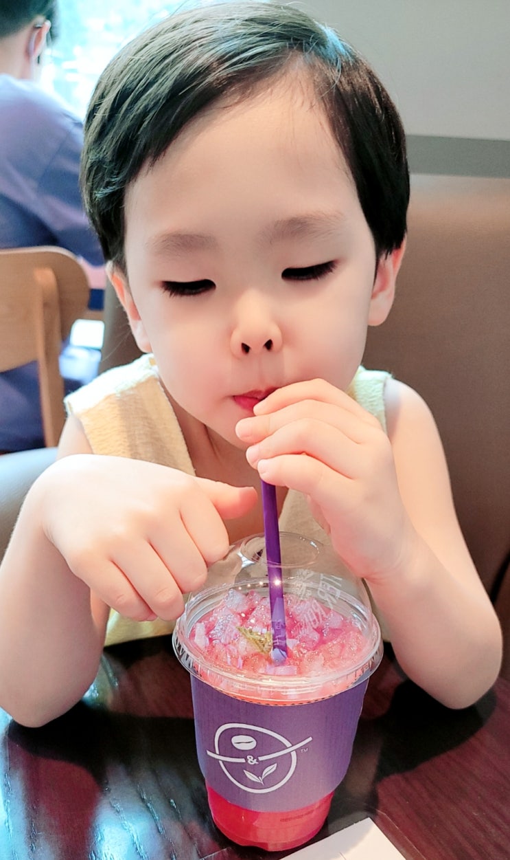  커피빈 고창 수박주스, 맑고 개운한 수박 그 자체!