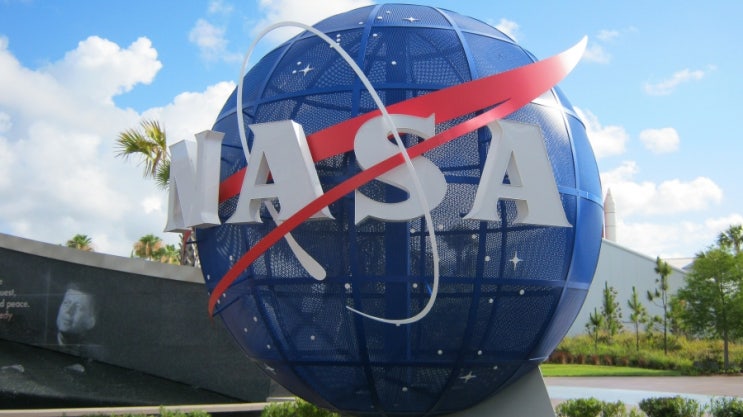 베이조스, NASA에게 “달착륙 프로젝트 계약시 20억 달러 약속”