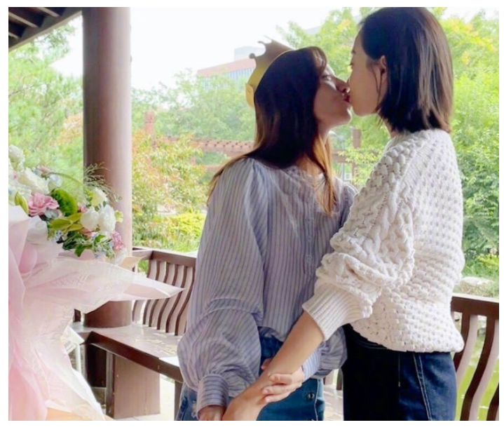  빅토리아 커밍아웃 논란 문화차이? 웨이보 왕샤오천 중국 배우 입술뽀뽀 프로필 나이 본명 가족 사건사고 남중국해포스팅 최강창민 스캔들 해명