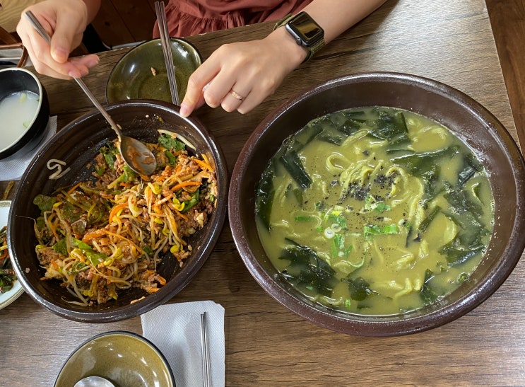  쀼로그 ep. 109 제주시 웃뜨르항아리 보말칼국수 비빔밥 맛집 (제주 동네맛집 3편)