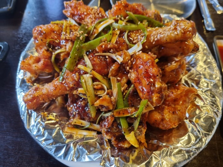  부산대 BBQ에서 또 먹는 황홀한 깐풍치킨(feat.모듬볼)