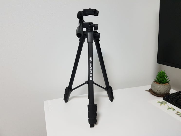 가벼운 스마트폰 & 카메라 삼각대 (썬포토 SP320)