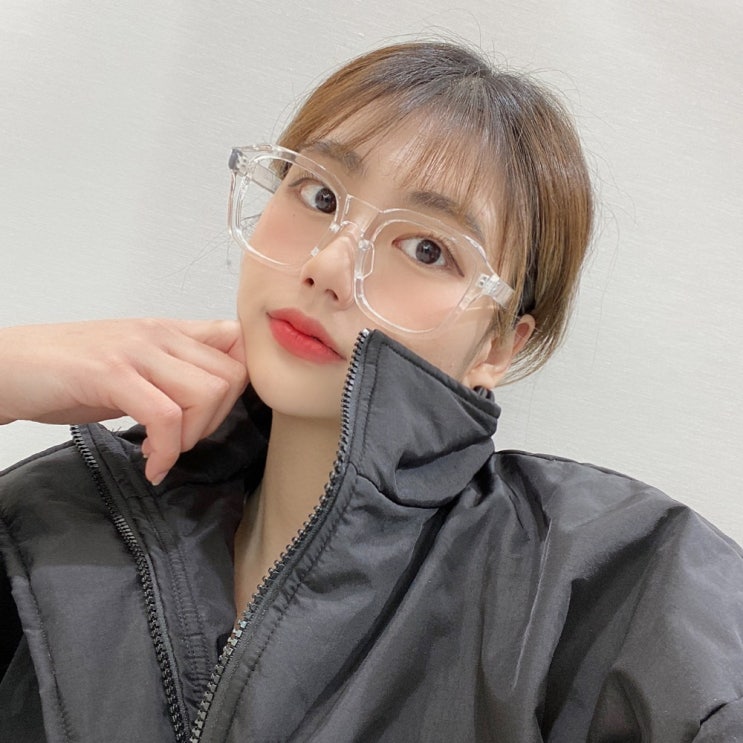 후기가 좋은 VANANA2 투명안경테 레트로 기본 뿔테 블루라이트 차단 안경 추천합니다 후기가 좋은 VANANA2 투명안경테 레트로 기본 뿔테 블루라이트 차단 안경 추천합니다