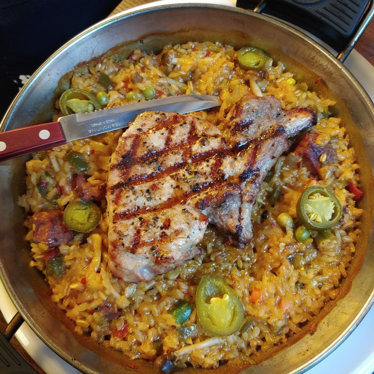  천안 불당동 :  스페인음식 감바스 / 빠에야가 맛있는  신불당 맛집 까미나르