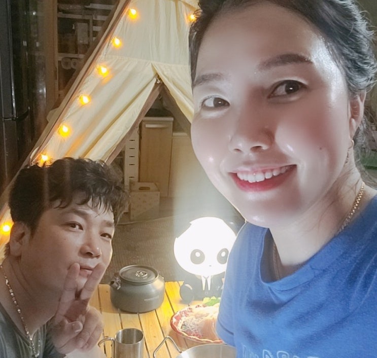  거실에 텐트치고 홈캠핑 즐겨요