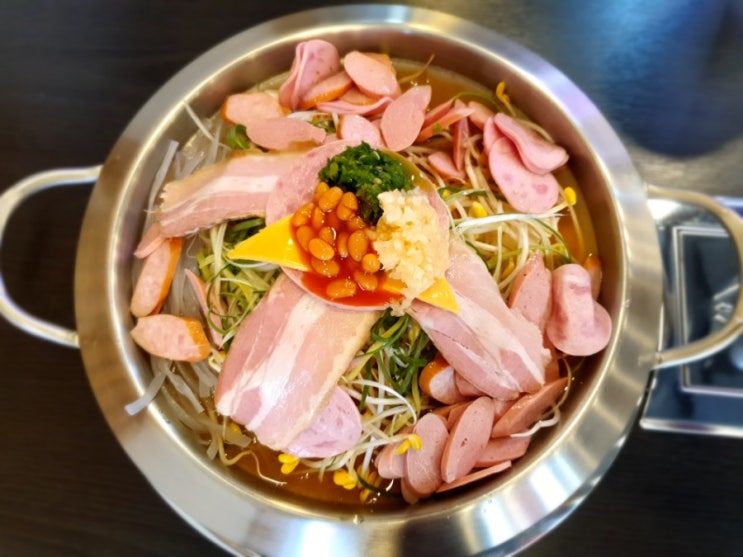  수제 베이컨을 넣은 깔끔한 부대찌개 햄찌와베찌 | 뚝섬역 성수 맛집