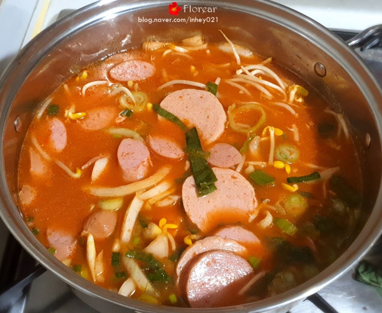 잇츠온 논현동 사골부대찌개 딱 내 스타일이야 잇츠온 논현동 사골부대찌개 딱 내 스타일이야