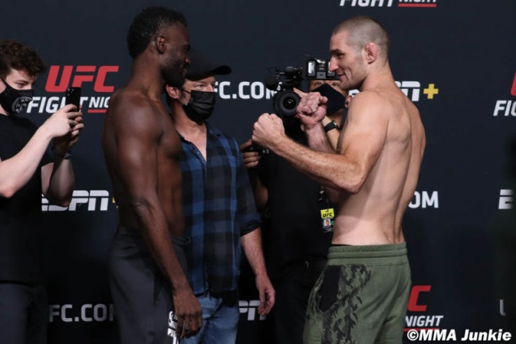 UFC 베가스 33: 홀 vs 스트릭랜드 계체결과 + 페이스오프(강경호 출전) UFC 베가스 33: 홀 vs 스트릭랜드 계체결과 + 페이스오프(강경호 출전)