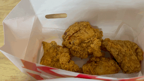  학동역 KFC 24시간 매장에서 치킨나이트 1+1 포장