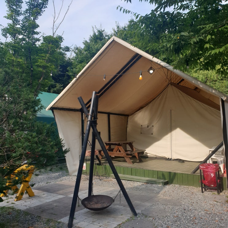  [글램핑]대전근교 가성비 좋은 글램핑장! 바베큐 무한리필 실화임?!(Feat.계룡산글램핑 동월숲)