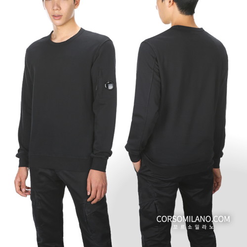 인기 많은 C.P 컴퍼니 CP컴퍼니 남성 렌즈 와펜 블랙 맨투맨 10CMSS043A 002246G 999 추천해요 인기 많은 C.P 컴퍼니 CP컴퍼니 남성 렌즈 와펜 블랙 맨투맨 10CMSS043A 002246G 999 추천해요