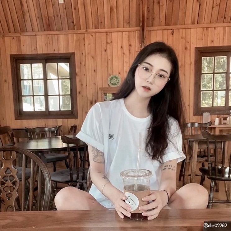 플레인브랜드 쌩얼안경으로 너무 좋은 데일리 뿔테안경으로 당당하게 다녀요 플레인브랜드 쌩얼안경으로 너무 좋은 데일리 뿔테안경으로 당당하게 다녀요