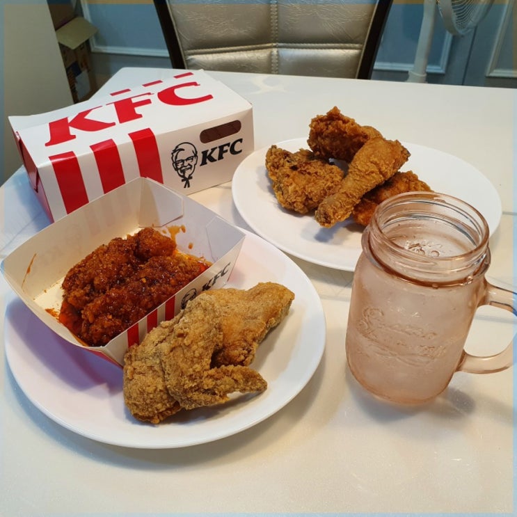 매월 1일은 KFC 치킨 올데이나이트 1+1 / 커넬 콘소메 치킨 / 신상 고추 콰삭 블랙 라벨 / 당충전엔 던킨 도넛 / KFC신제품 고추콰삭