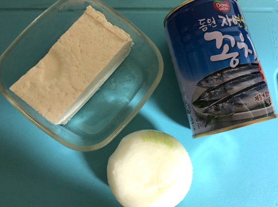  냉파요리 얼큰한 꽁치파김치찌개 만들기
