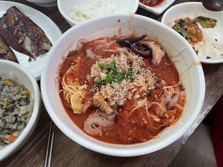  [통영 맛집] 맛과 구성까지 알찬 동피랑 맛집 동피랑 전복마을! 후식은 동피랑 와팡 인어공주 아이스크림 와팡!