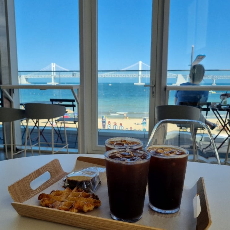  광안리 오션뷰 카페 "아덴블랑제리"