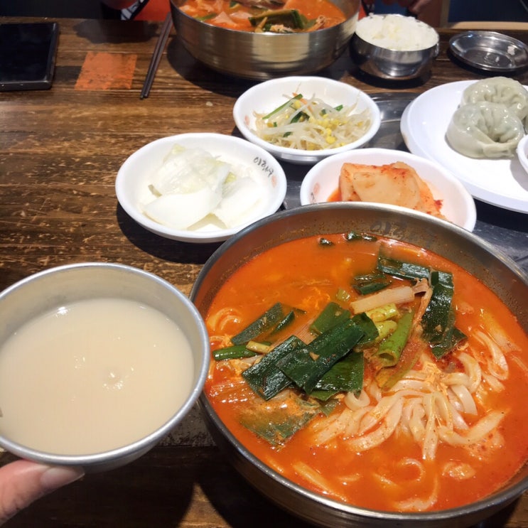  대전유성점이화수전통육개장 [역시 육개장은 이화수육개장이 맛있어~ 육개장칼국수,부대육개장 추천 막걸리가 무료에무한리필]