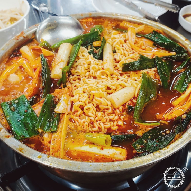서초동 / 교대역 떡이 더 맛있었던 닭도리탕 서초동 / 교대역 떡이 더 맛있었던 닭도리탕