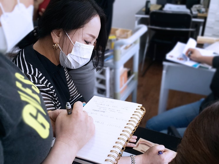  눈썹문신아카데미 실제 후기 확인이 가능한 방법