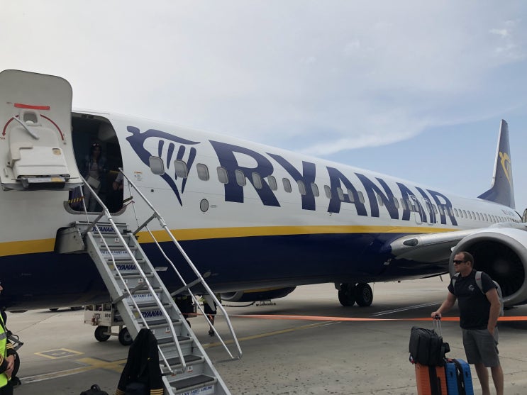  스페인 바르셀로나에서 포르투갈 포르투가는 법 | 라이언에어(RYAN AIR) 탑승 후기