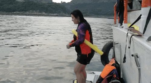  홍콩 여자들이 여름휴가 보내는 일상을 전합니다. 한국식당은 너무 비싸네요... [국제커플인데 못 만나는...]
