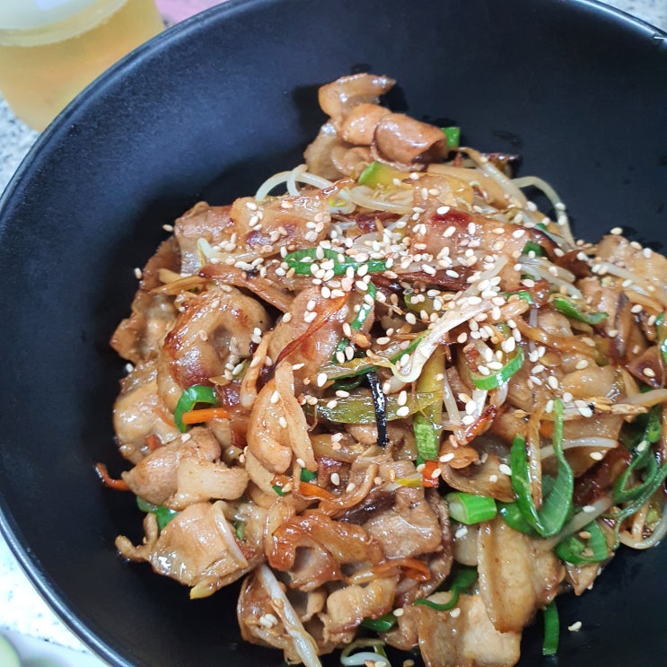  대패삼겹살숙주볶음 한그릇요리