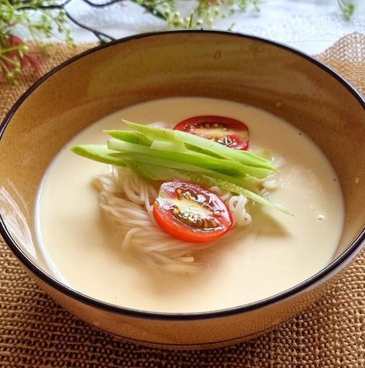  여름 별미 콩국수 시원하고 간단하게 먹어요~