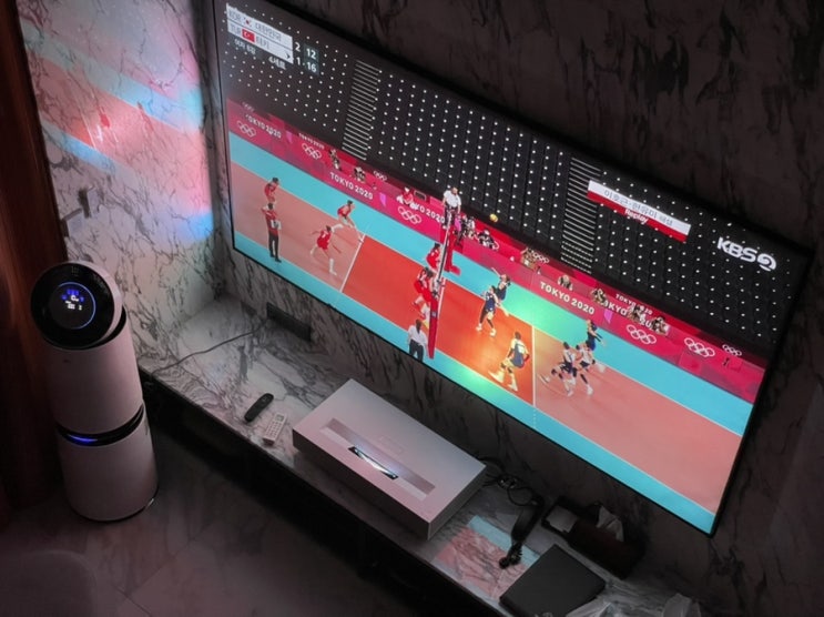 가정용 빔프로젝터의 최고봉! LG 시네빔 레이저 4k, 120인치 초단초점 레이저빔 마음에 품다 가정용 빔프로젝터의 최고봉! LG 시네빔 레이저 4k, 120인치 초단초점 레이저빔 마음에 품다