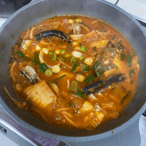  [요리레시피] 실패없는 밥두그릇 클리어! 꽁치김치찌개 만들기
