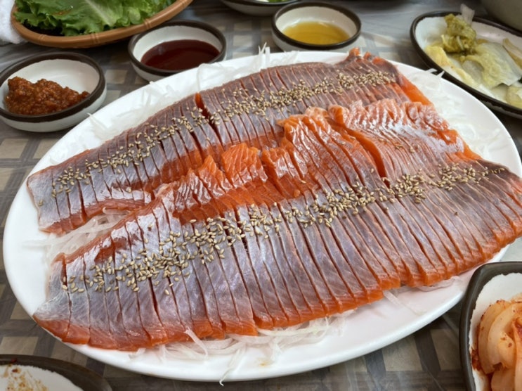  전라북도 임실의 진짜 유명한 맛집 ‘옥정호산장’ 에서 송어회와 매운탕 드세요!