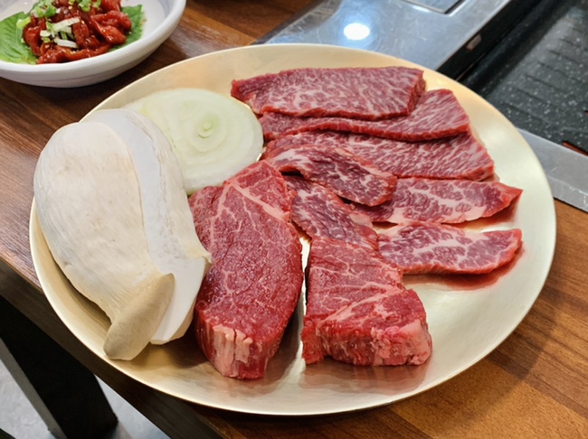  광주 식육식당 바른한우에서 소고기로 배채웠어요~!