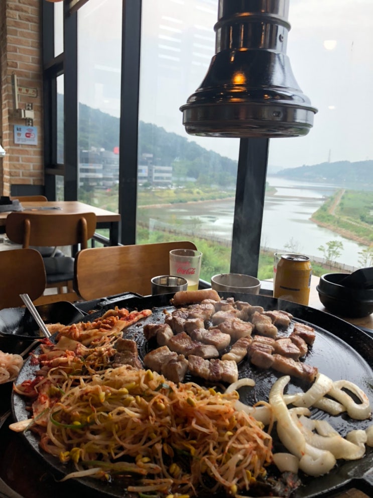  물왕저수지 삼겹살 맛집 뷰 좋은 연성삼겹살센터