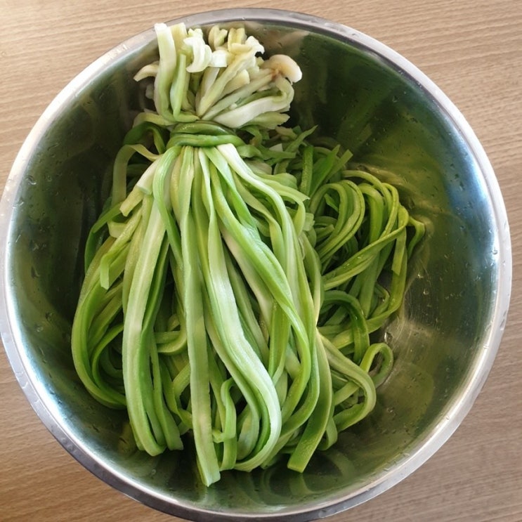 잘나가는 세척 궁채 궁채나물 뚱채 상추대나물 1.5kg 나물 요리궁채 산상추 줄기상추 상추대 마른 추천합니다 잘나가는 세척 궁채 궁채나물 뚱채 상추대나물 1.5kg 나물 요리궁채 산상추 줄기상추 상추대 마른 추천합니다