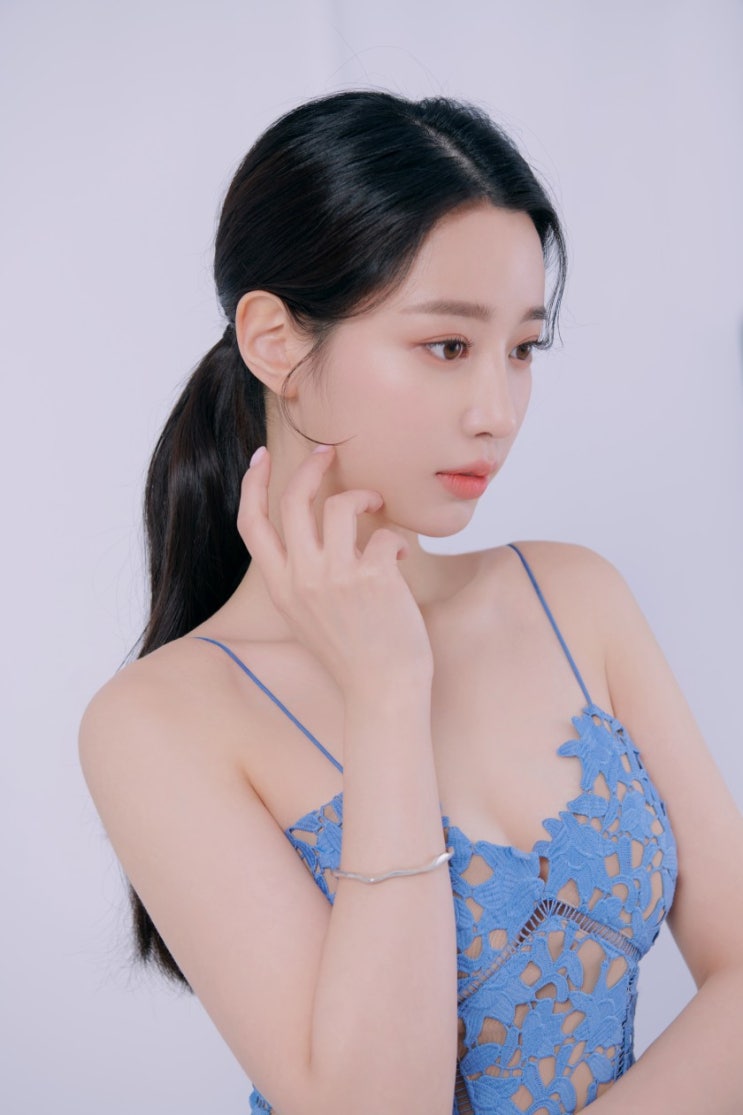  파란 시스루 드레스 화보 조현