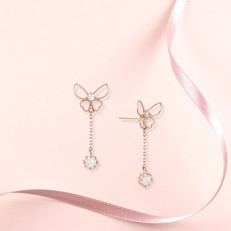 요즘 인기있는 로이드 1st **오팔스톤이 돋보여요** 버터플라이 드롭 14K Gold 귀걸이 ··· 요즘 인기있는 로이드 1st **오팔스톤이 돋보여요** 버터플라이 드롭 14K Gold 귀걸이 ···