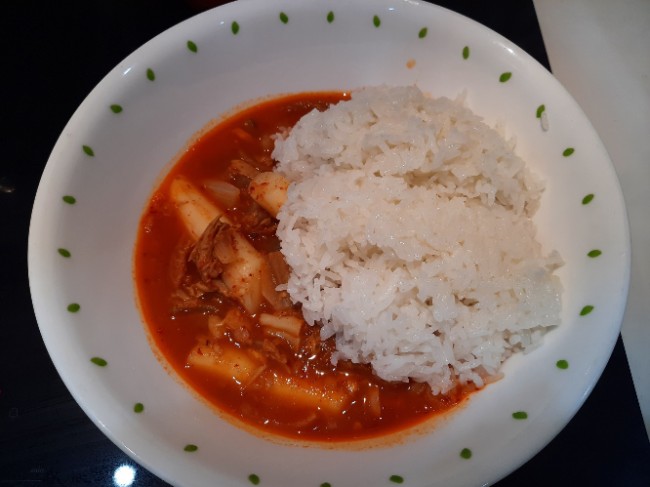 오늘은 남편이 김치찌개 요리사