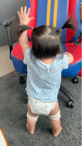  11개월 아기 새로운 발달사항 | 숨기고 찾기, 여보세요, 흥쟁이 댄스