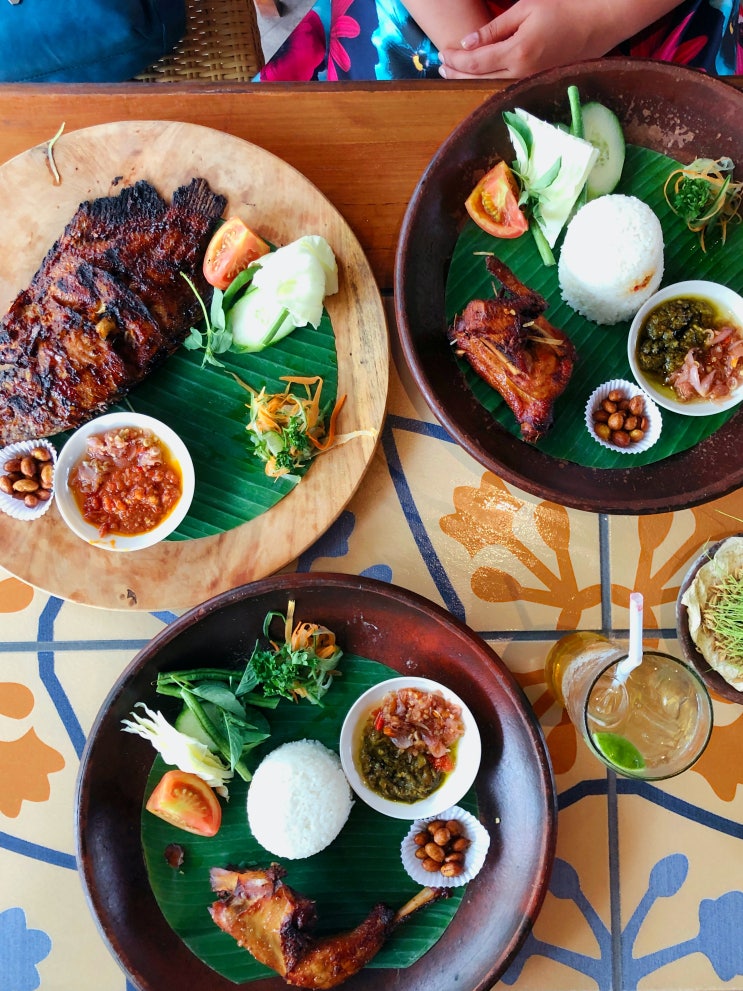  발리여행  발리 전통음식 소개 -  아얌 부뚜뚜 (Ayam Bututu)