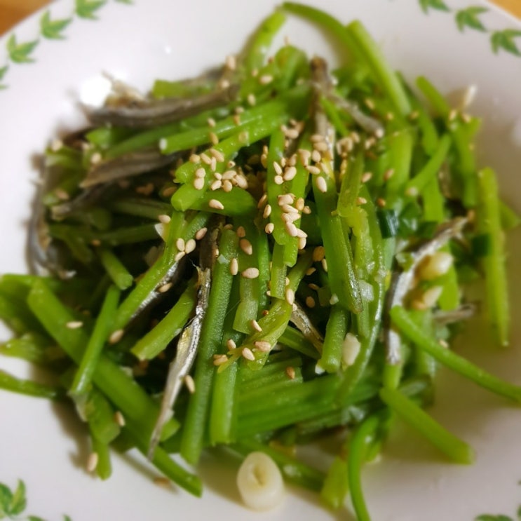  고구마순 멸치볶음