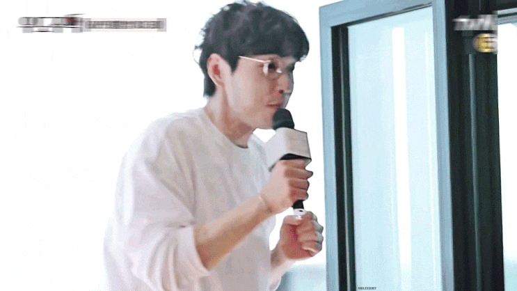  우도주막,하우스 가수 이석훈 과 유태오의 동유럽코스요리