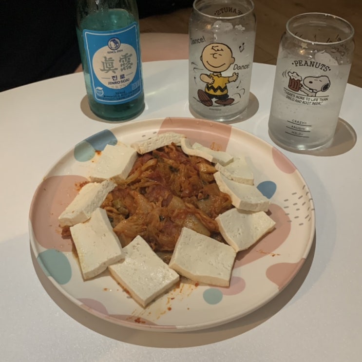  두부김치-김치찌개-자메이카 통다리
