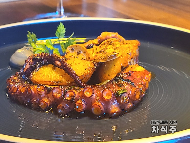  제주도비스트로 맛집 이도이동 더쉐드에서 와인과 코스요리 맛있게 먹은 후기