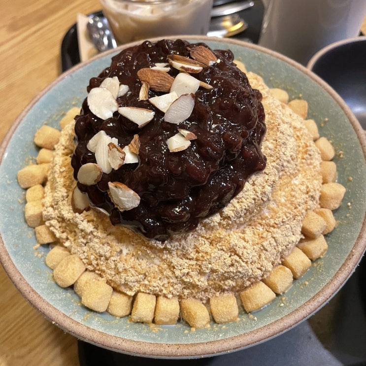 [용인 수지 / 수지 동천동] 배 든든히 채웠으니 커피와 디저트가 필요하지 팥빙수 맛집 "카페 엣 176 = cafe at 176"