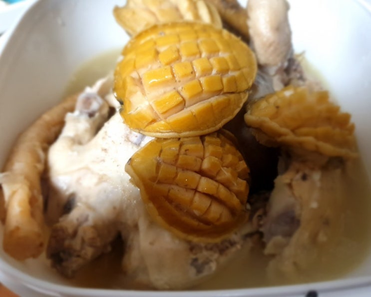  내육수로 끓인 삼계탕