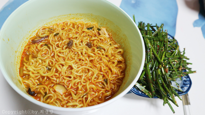  글라이드 칼칼라면,육수의 내공
