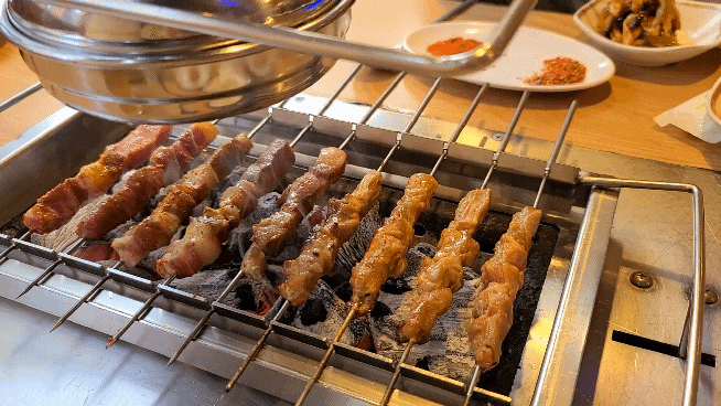  수원시청 인계동 맛집 "송화양꼬치 인계점" 중독성 강한 마라갈비 양꼬치