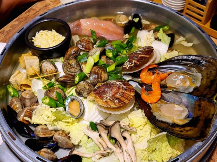  동탄호수공원 맛집 완전 푸짐했던  "택이네조개전골 동탄호수공원점"