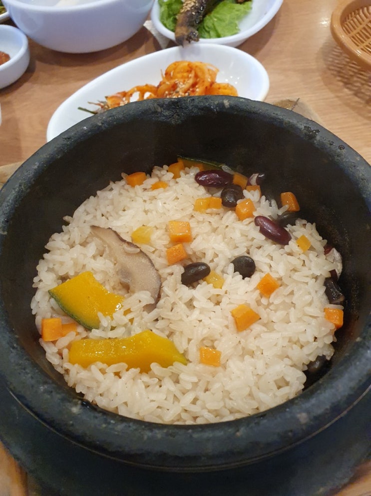  순천 맛집 : 석암돌솥밥 - 만원의 행복!! 영양돌솥밥 시키면 제육도 같이 뇸!