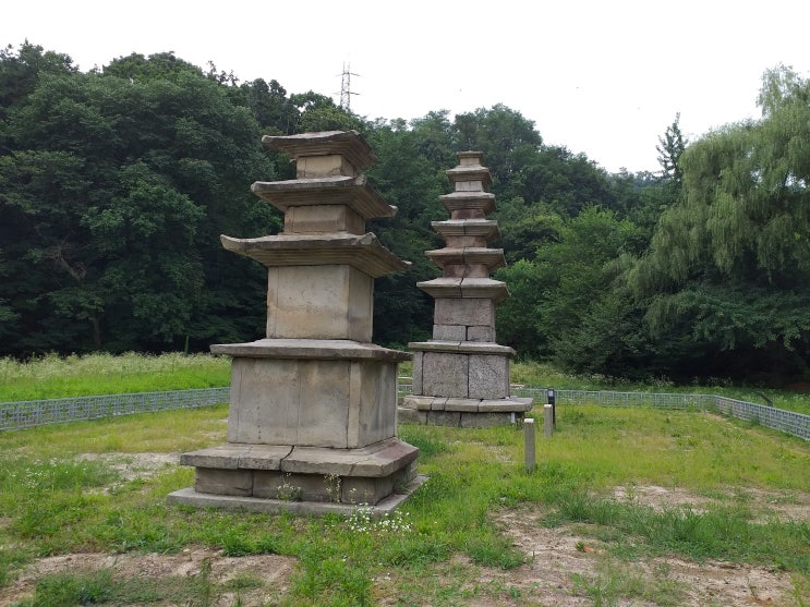  하남 동사지(桐寺址)의 보물. 삼층석탑과 오층석탑